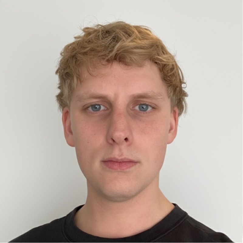 Portretfoto van Freek van Rijn